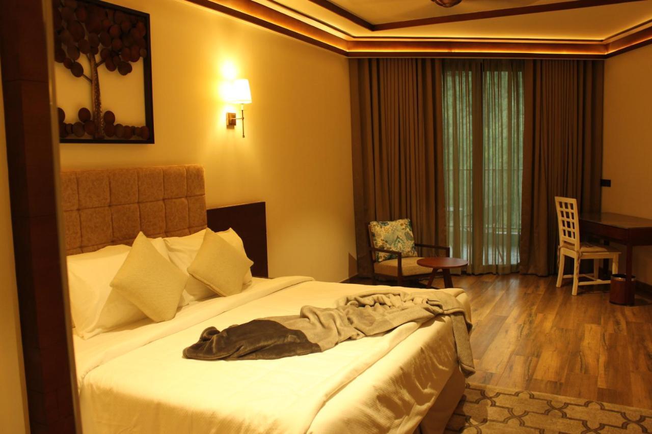 Niraamaya Retreats Samroha Athirappilly エクステリア 写真